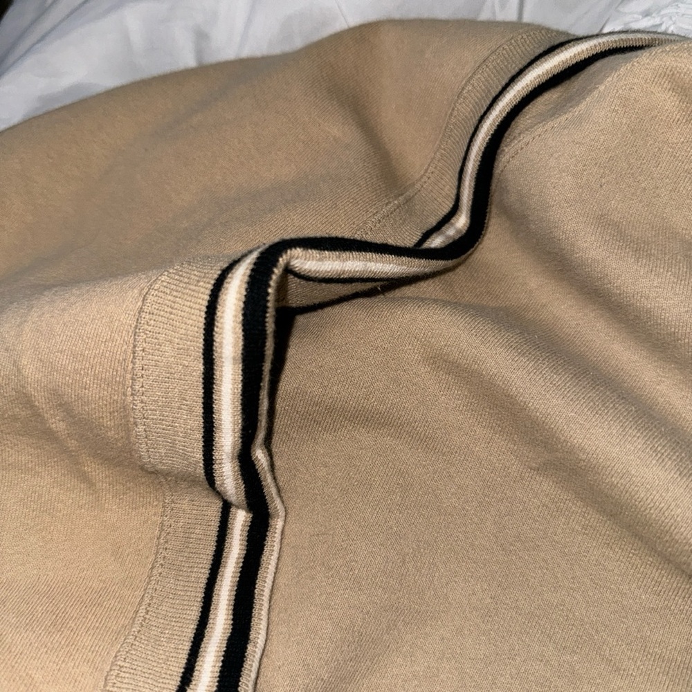 Oversized tan sweatshirt crewneck